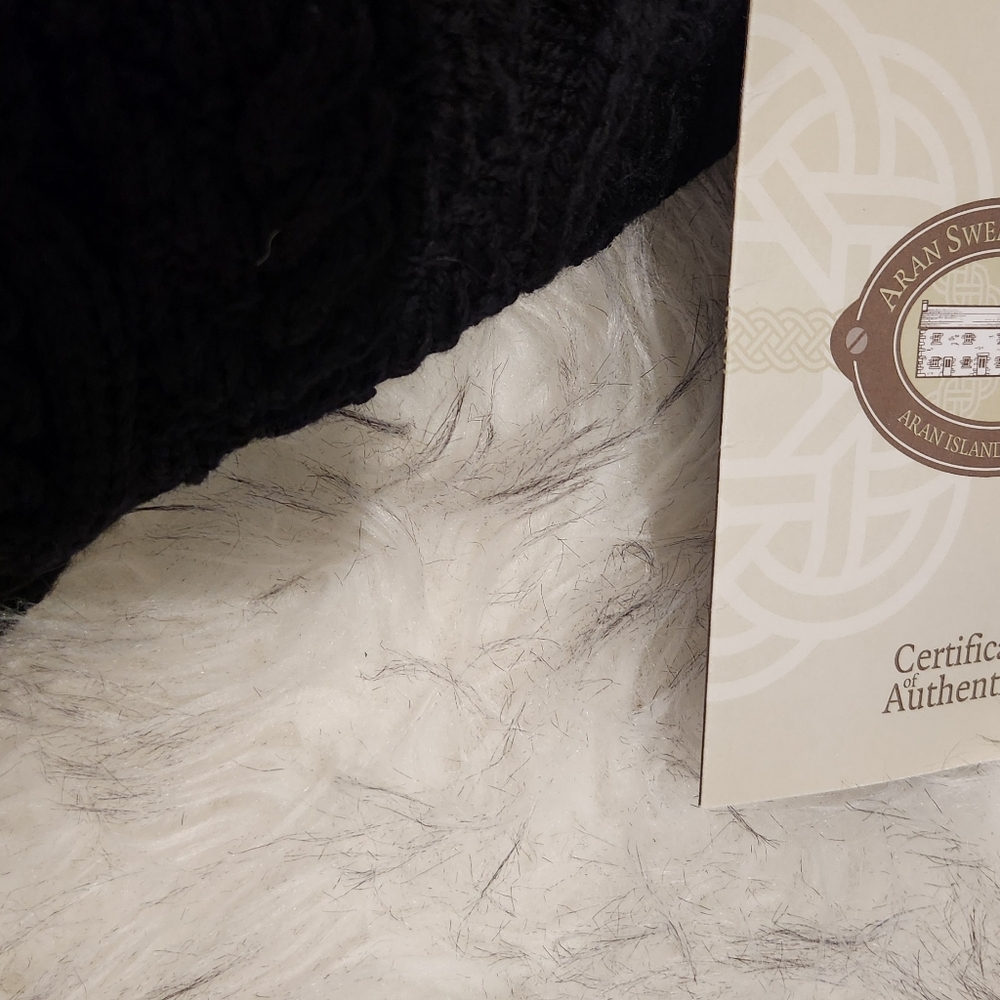 Elegant Aran Wool Coat - Picture 8 of 12